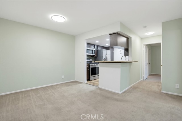 460 Oak Street, 215 photo 6