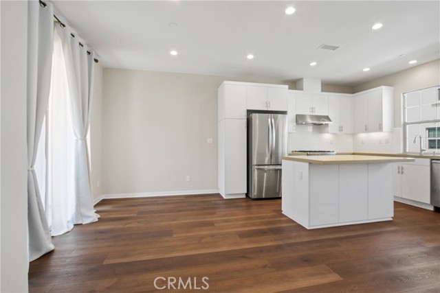 Detail Gallery Image 5 of 20 For 197 Elkhorn, Irvine,  CA 92618 - 3 Beds | 3/1 Baths