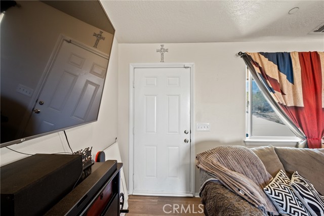 Detail Gallery Image 11 of 31 For 32778 Sapphire Rd, Lucerne Valley,  CA 92356 - 3 Beds | 2 Baths