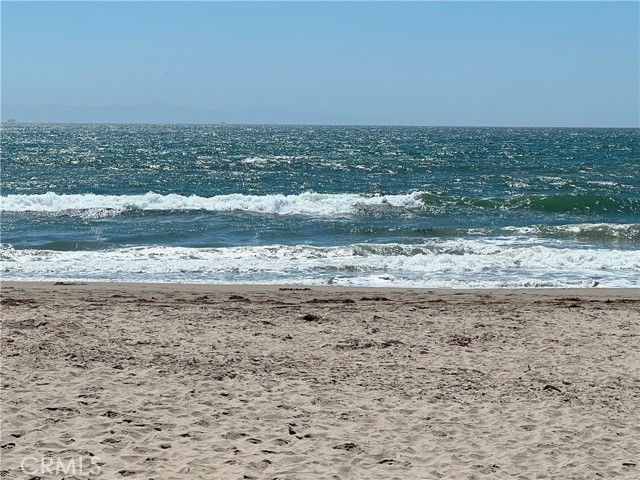 Detail Gallery Image 5 of 7 For 1153 Cornwall Ln, Ventura,  CA 93001 - 4 Beds | 2 Baths