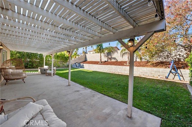 Detail Gallery Image 32 of 39 For 15552 Caravelle, Fontana,  CA 92336 - 4 Beds | 2/1 Baths