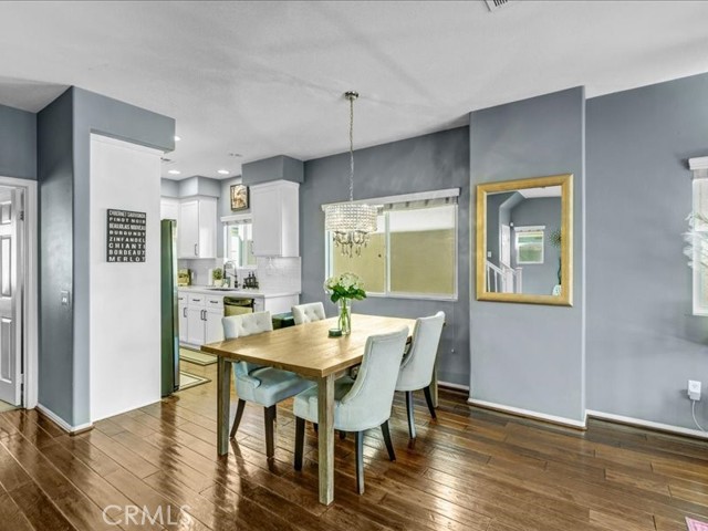 Detail Gallery Image 8 of 27 For 6840 De Celis, Lake Balboa,  CA 91406 - 3 Beds | 4 Baths