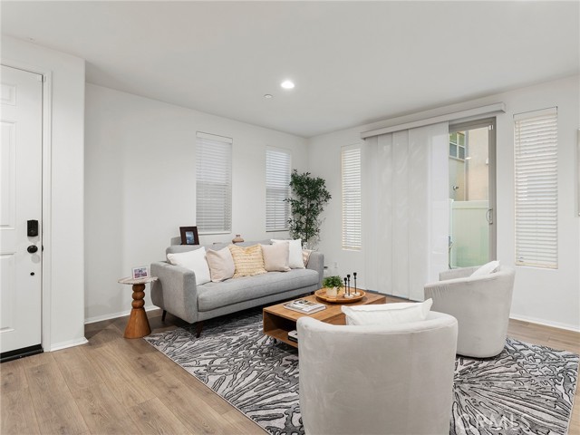 Detail Gallery Image 21 of 53 For 11238 N Mission Heights Dr, –,  CA 91345 - 3 Beds | 3 Baths