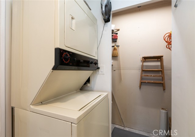 Washer/Dryer - Work Area