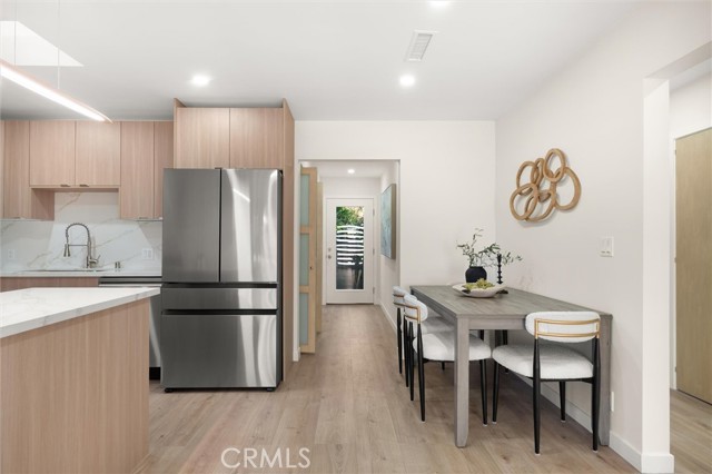 Detail Gallery Image 7 of 31 For 4534 Lennox, Sherman Oaks,  CA 91423 - 3 Beds | 2 Baths