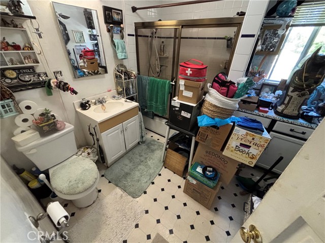 218 N Broadway, Redondo Beach CA: https://media.crmls.org/medias/19a324d0-280c-44b1-acaf-60f391dc8e82.jpg