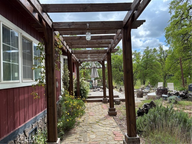 4060 Indian Peak Road, Mariposa CA: https://media.crmls.org/medias/19a327a4-e211-4640-9ff1-07321dd6fa43.jpg