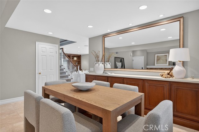 Detail Gallery Image 14 of 53 For 969 Azalea Dr, Costa Mesa,  CA 92626 - 5 Beds | 3 Baths