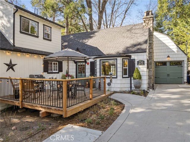 Detail Gallery Image 7 of 40 For 230 Maple, Lake Arrowhead,  CA 92352 - 3 Beds | 3 Baths