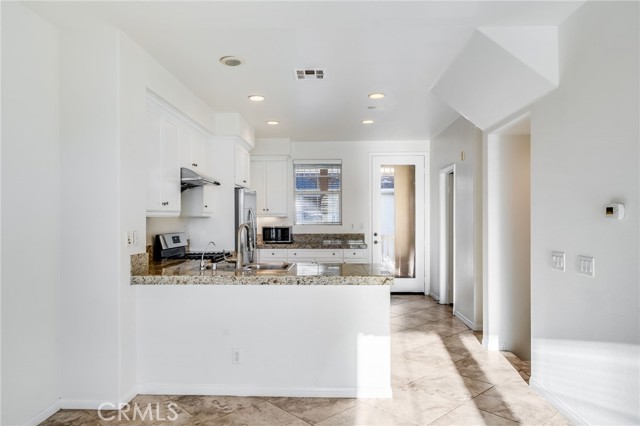 Detail Gallery Image 11 of 32 For 814 Silk Tree, Irvine,  CA 92606 - 3 Beds | 3/1 Baths