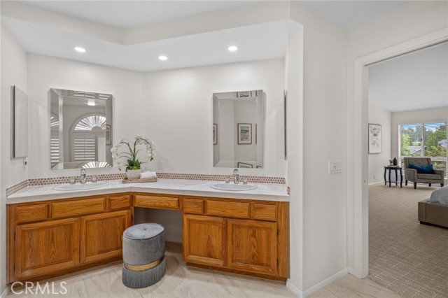 5410 Avenida El Cid, Yorba Linda CA: https://media.crmls.org/medias/19a4dd93-b96f-446a-a8e9-497ab5892052.jpg