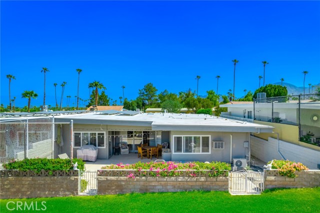 46125 Burroweed Ln., Palm Desert CA: https://media.crmls.org/medias/19a55672-8a41-499f-8659-396f00c79afb.jpg