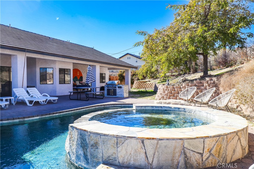 7525 Whitney Avenue, Yucca Valley, CA 92284
