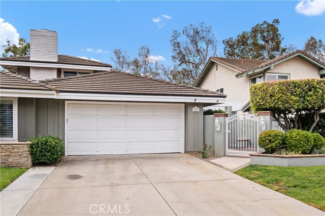 Detail Gallery Image 2 of 38 For 7716 E Twinleaf Trl, Orange,  CA 92869 - 4 Beds | 2/1 Baths