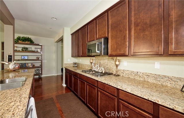 Detail Gallery Image 10 of 66 For 4049 Running Oak Ln, San Bernardino,  CA 92407 - 7 Beds | 3/1 Baths