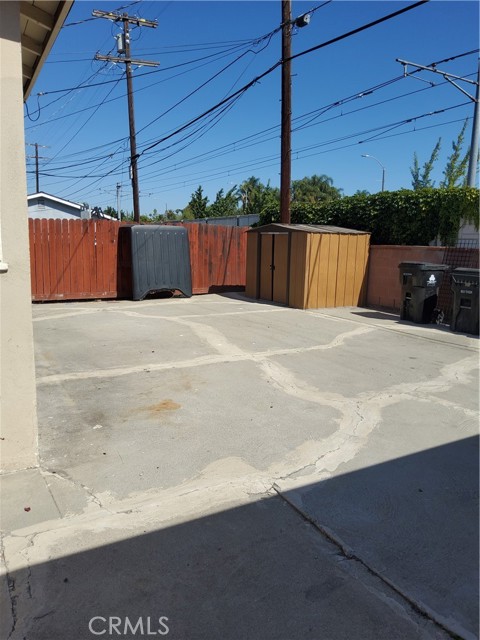 2437 Exposition Place, Los Angeles CA: https://media.crmls.org/medias/19a6b9e8-2b67-4062-ac3e-e5191b053337.jpg