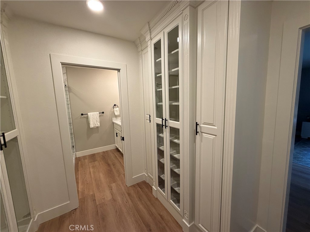 https://media.crmls.org/medias/19a7d117-67df-4cd4-9677-f26ac55e102b.jpg?preset=X-Large