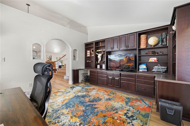 2304 Trickling Creek Drive, La Verne CA: https://media.crmls.org/medias/19a7f787-d52b-4e78-b45a-839a8bb6b856.jpg
