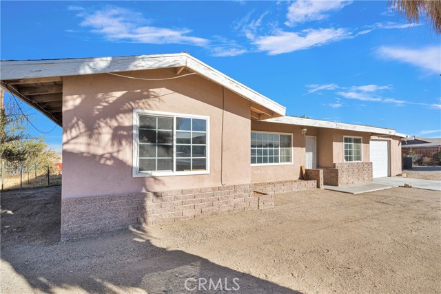 Detail Gallery Image 3 of 31 For 27904 Apache Ave, Barstow,  CA 92311 - 4 Beds | 2 Baths