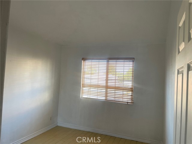 Detail Gallery Image 10 of 26 For 8425 Burnet Ave #4,  North Hills,  CA 91343 - 4 Beds | 2/1 Baths