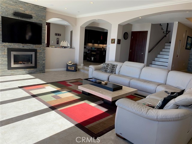 Living Room w/ Fireplace