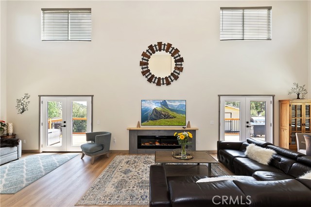Detail Gallery Image 4 of 50 For 1215 Valley View Dr, Big Bear City,  CA 92314 - 5 Beds | 3/1 Baths