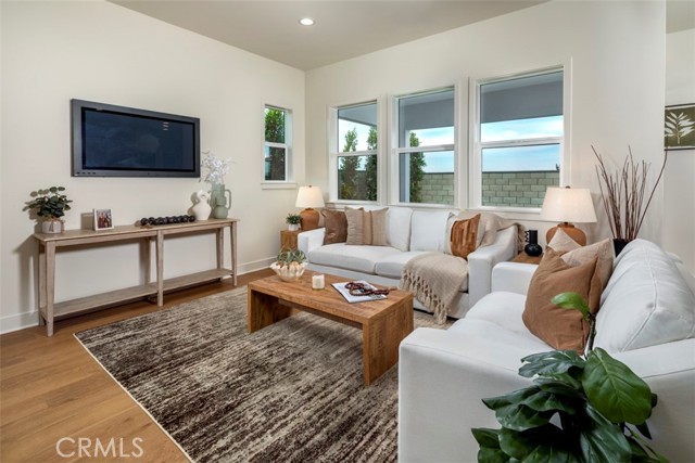 Detail Gallery Image 4 of 22 For 18016 Roch Ct, Fountain Valley,  CA 92708 - 3 Beds | 2/1 Baths