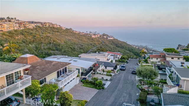 Detail Gallery Image 60 of 70 For 1044 Noria St, Laguna Beach,  CA 92651 - 4 Beds | 3/1 Baths
