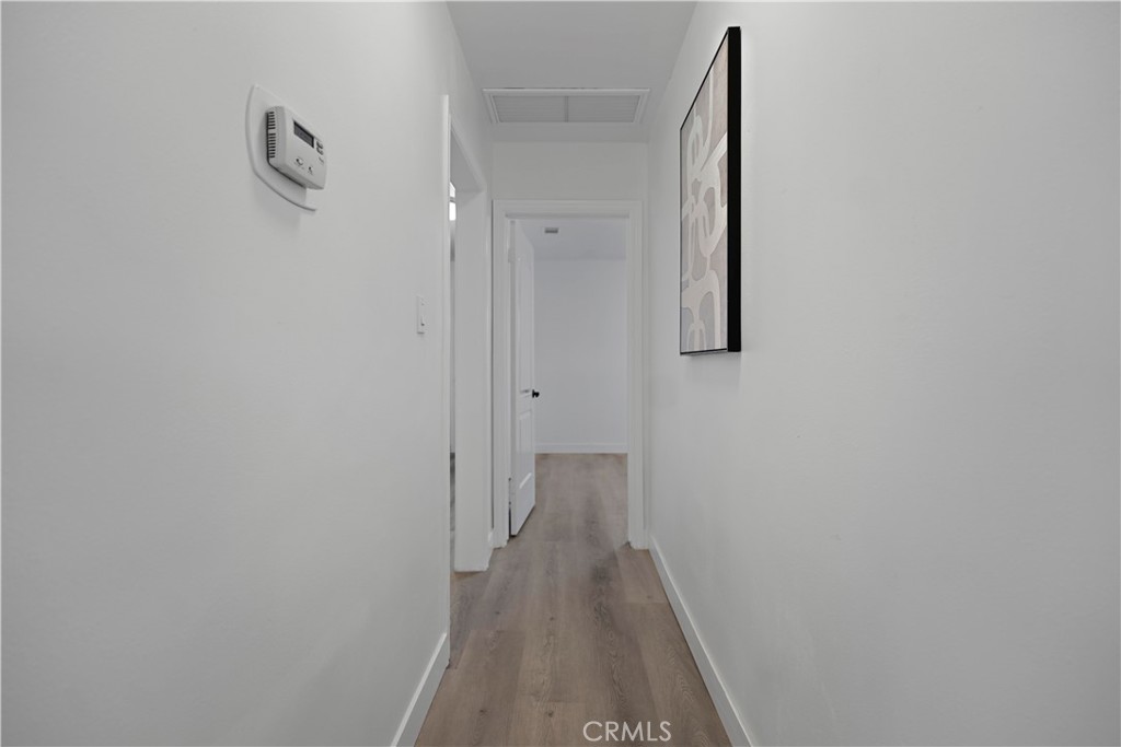https://media.crmls.org/medias/19a964ef-b5a7-4a99-b901-b1060fef0585.jpg?preset=X-Large