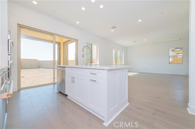 Detail Gallery Image 25 of 27 For 200 Carmine, Irvine,  CA 92620 - 4 Beds | 3 Baths