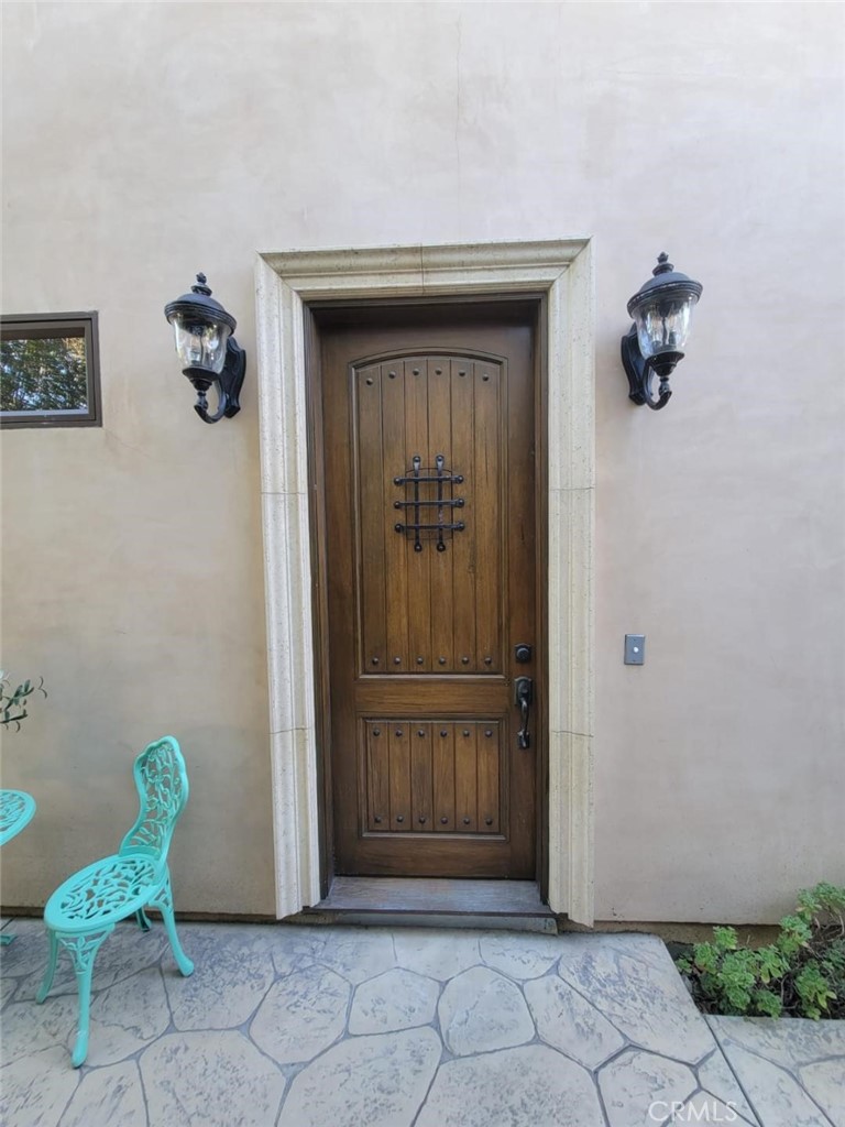 13802 Erwin Street