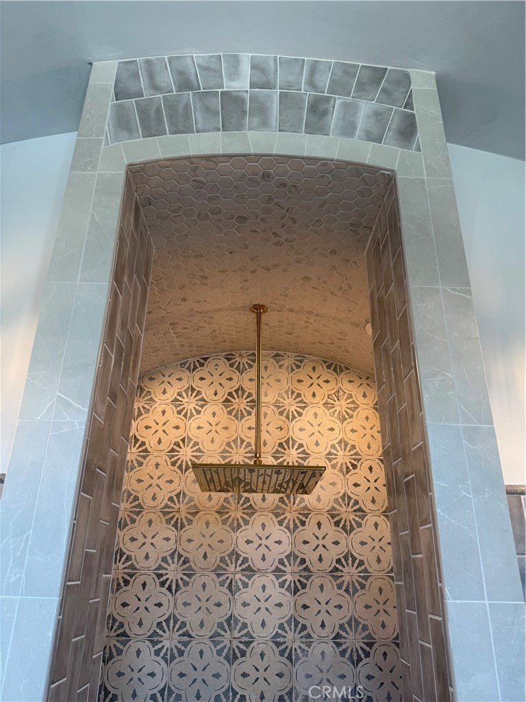 https://media.crmls.org/medias/19aaab9e-6639-4bc6-b7a1-11ab76be966d.jpg?preset=X-Large