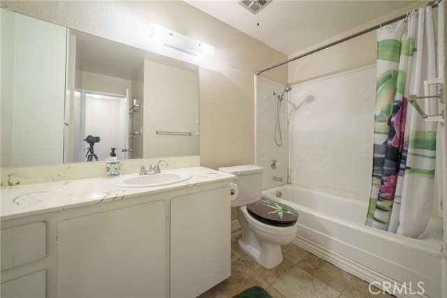 2255 Cahuilla Street, Colton CA: https://media.crmls.org/medias/19ab6d95-82ab-43bc-a61f-8661aac5ede8.jpg