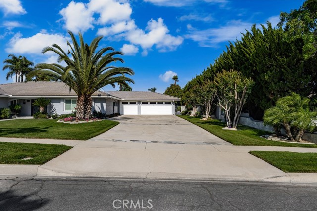 1738 N Ukiah Way, Upland CA: https://media.crmls.org/medias/19ae3b8d-58e4-48e4-9dfa-160fdf9f6983.jpg