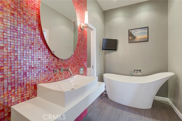 2617 Ruhland Avenue, Redondo Beach, California 90278, 2 Bedrooms Bedrooms, ,1 BathroomBathrooms,Residential,Sold,Ruhland,SB23059783