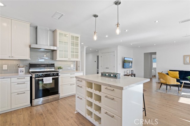 23800 Mobile St, West Hills CA: https://media.crmls.org/medias/19b1050a-27af-458a-a844-dd94ff63065f.jpg