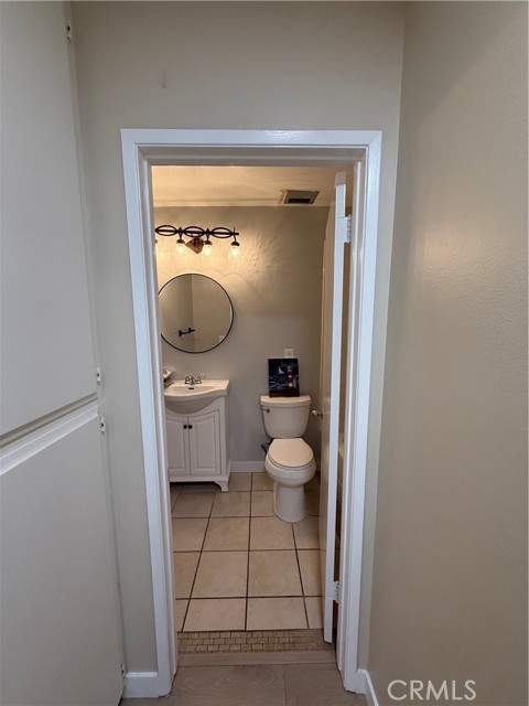 Detail Gallery Image 6 of 14 For 6942 Oxford Dr, Huntington Beach,  CA 92647 - 3 Beds | 2 Baths