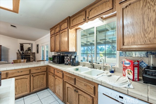 Detail Gallery Image 11 of 49 For 26898 Avenue 18 1/4, Madera,  CA 93638 - 5 Beds | 3 Baths
