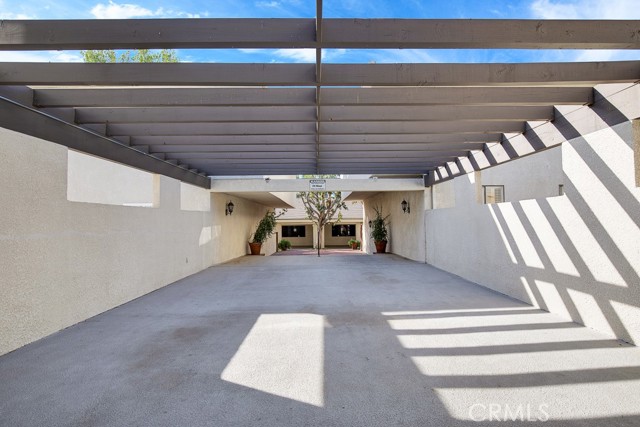 10201 Mason Avenue, Chatsworth CA: https://media.crmls.org/medias/19b20780-0e24-4850-8278-bdfd57ae74b9.jpg
