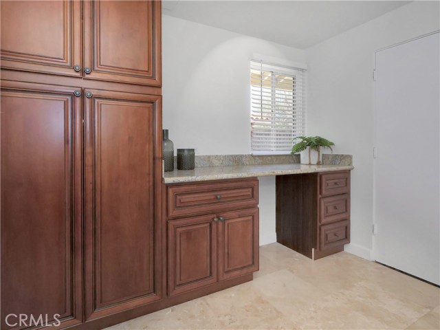 Pantry/ laundry area