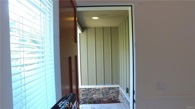 Detail Gallery Image 9 of 75 For 804 N Irena Ave #B,  Redondo Beach,  CA 90277 - 3 Beds | 2/1 Baths