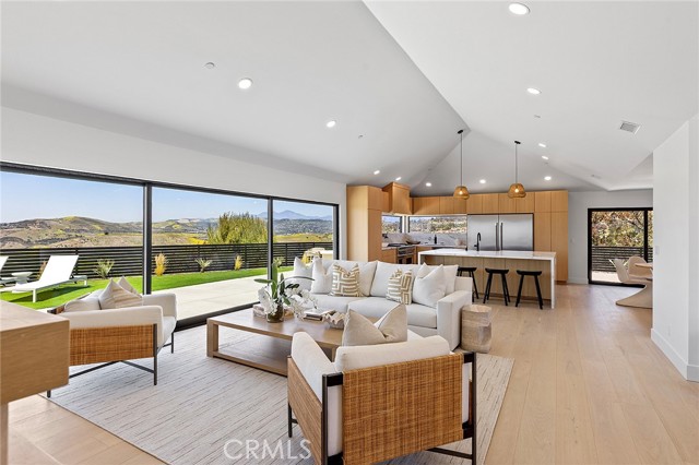 Detail Gallery Image 11 of 74 For 820 Calle Mendoza, San Clemente,  CA 92672 - 4 Beds | 3 Baths