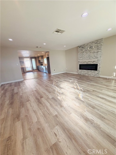 Detail Gallery Image 5 of 33 For 18631 Warren, Tustin,  CA 92780 - 2 Beds | 2 Baths