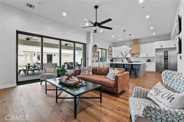 11221 Davenport Road, Rossmoor CA: https://media.crmls.org/medias/19b3ad29-71ba-4d9b-9ece-37a70bc18e2b.jpg