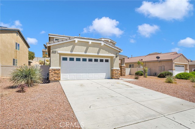 Detail Gallery Image 2 of 38 For 16683 Desert Star St, Victorville,  CA 92394 - 4 Beds | 2/1 Baths