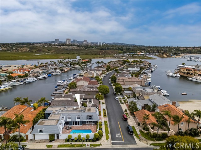 508 Evening Star Lane, Newport Beach CA: https://media.crmls.org/medias/19b5324e-7a9b-4e9f-8b50-6ec33f057327.jpg