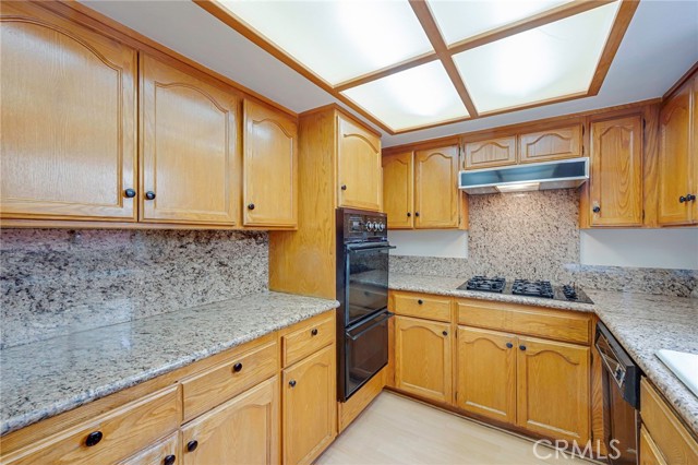 1161 SPAZIER Avenue, Glendale CA: https://media.crmls.org/medias/19b542f2-6e80-4e79-97bf-e020f785640b.jpg