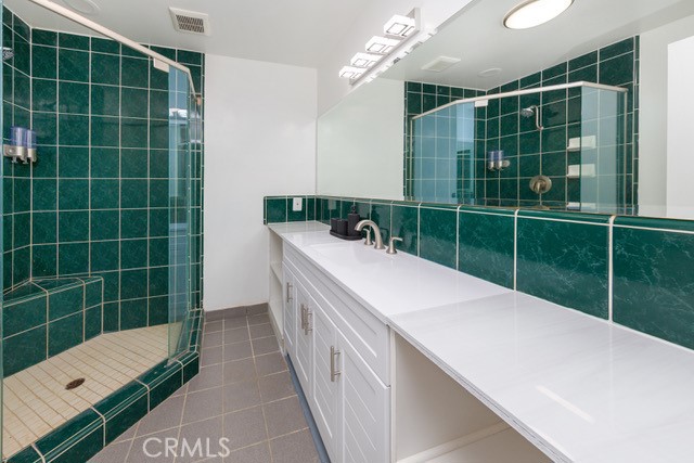 https://media.crmls.org/medias/19b63c57-b5bd-4203-b961-d58a9143eb17.jpg?preset=X-Large