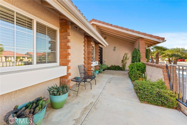 Detail Gallery Image 5 of 39 For 2059 Silver Oaks Way, Hemet,  CA 92545 - 2 Beds | 2 Baths