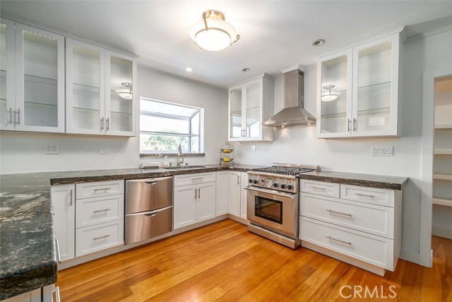 805 Pearl Street, Redondo Beach, California 90277, 3 Bedrooms Bedrooms, ,1 BathroomBathrooms,Residential,Sold,Pearl,SB22039514